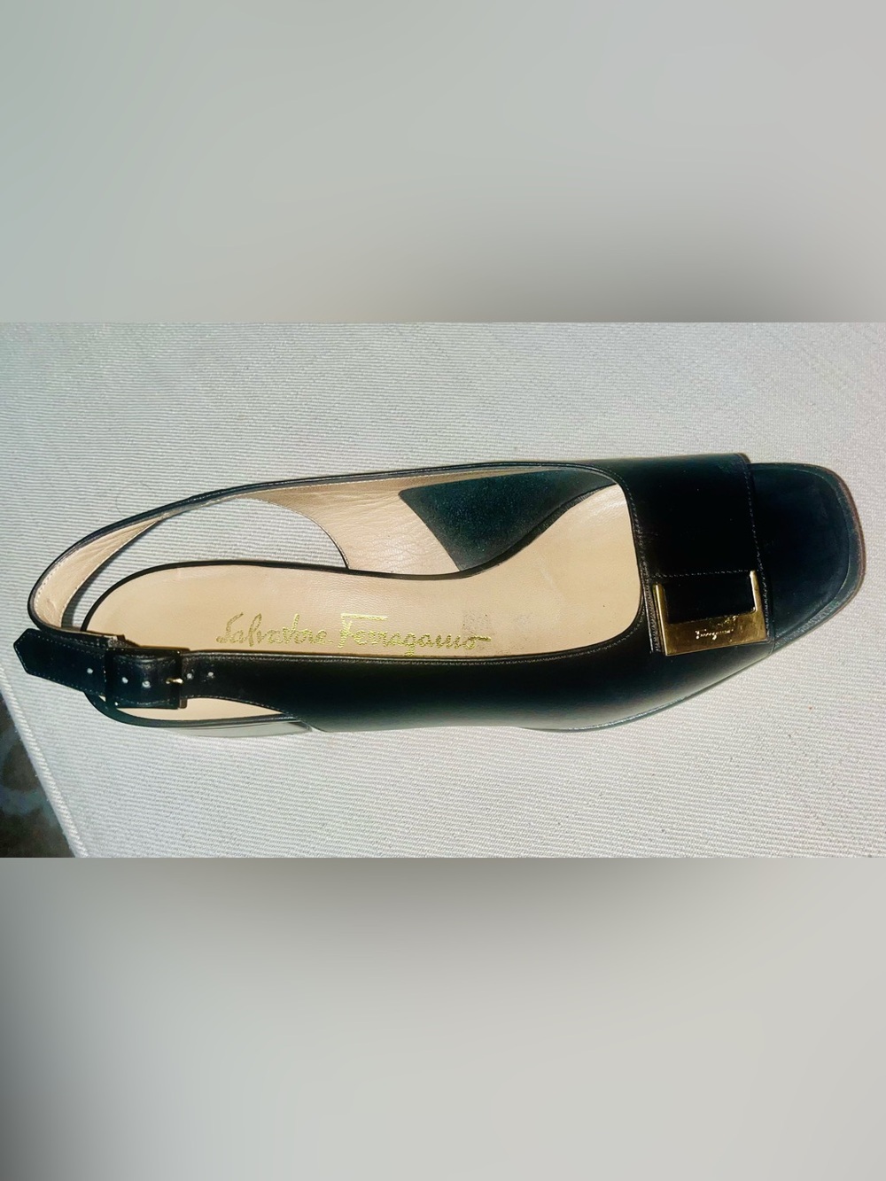 Salvatore Ferragamo Black Leather Slingback Boutique Made in Italy Sandals 7 2A